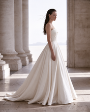 Load image into Gallery viewer, Audrey dress
